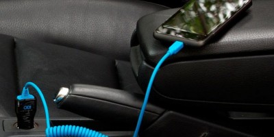 carregar o celular no carro