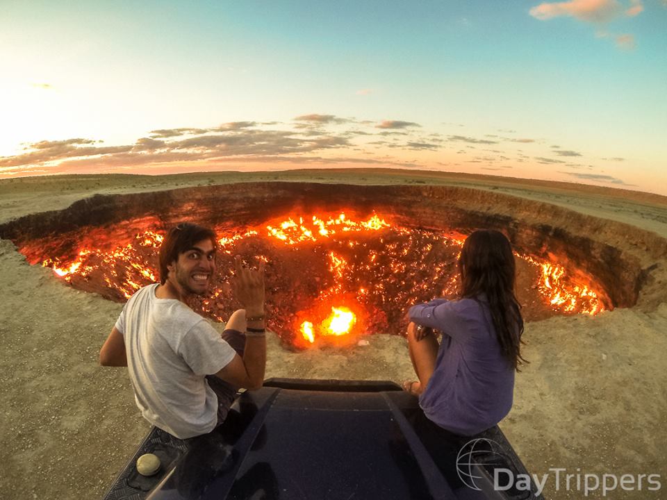 Foto do blog daytrippers da "porta do inferno"