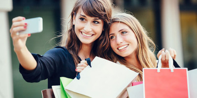 tirando-selfie-com-aplicativos-paa-celular