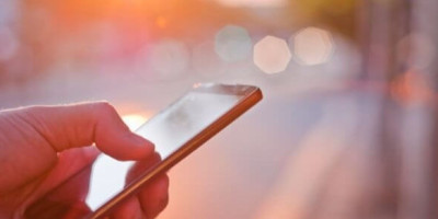 man-using-mobile-smartphone_1391-325 (1) (2)