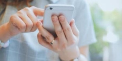 woman-using-smartphone-or-mobile-phone-in-the-cafe_1356-307 (1)