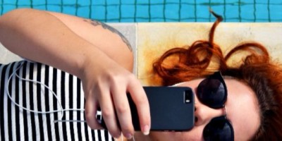 earphones-1834824 (1)