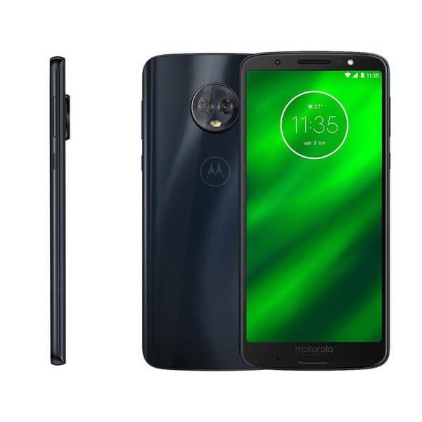 Moto G6 Plus preto, nas vistas lateral, traseira e frontal, esta com maior destaque. O fundo da imagem é branco.