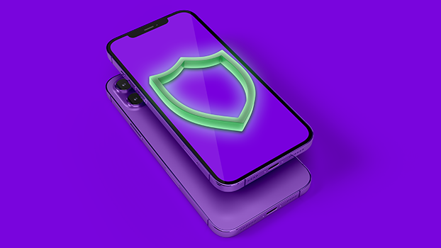 Um celular exibe um escudo de proteção na tela roxa